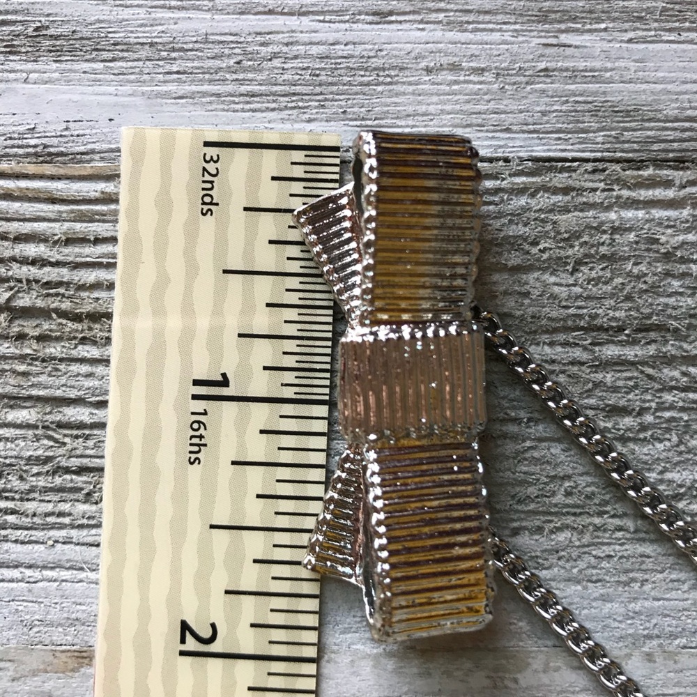 Cookie Lee NWT Bow Necklace Silver - Picture 5 of 5